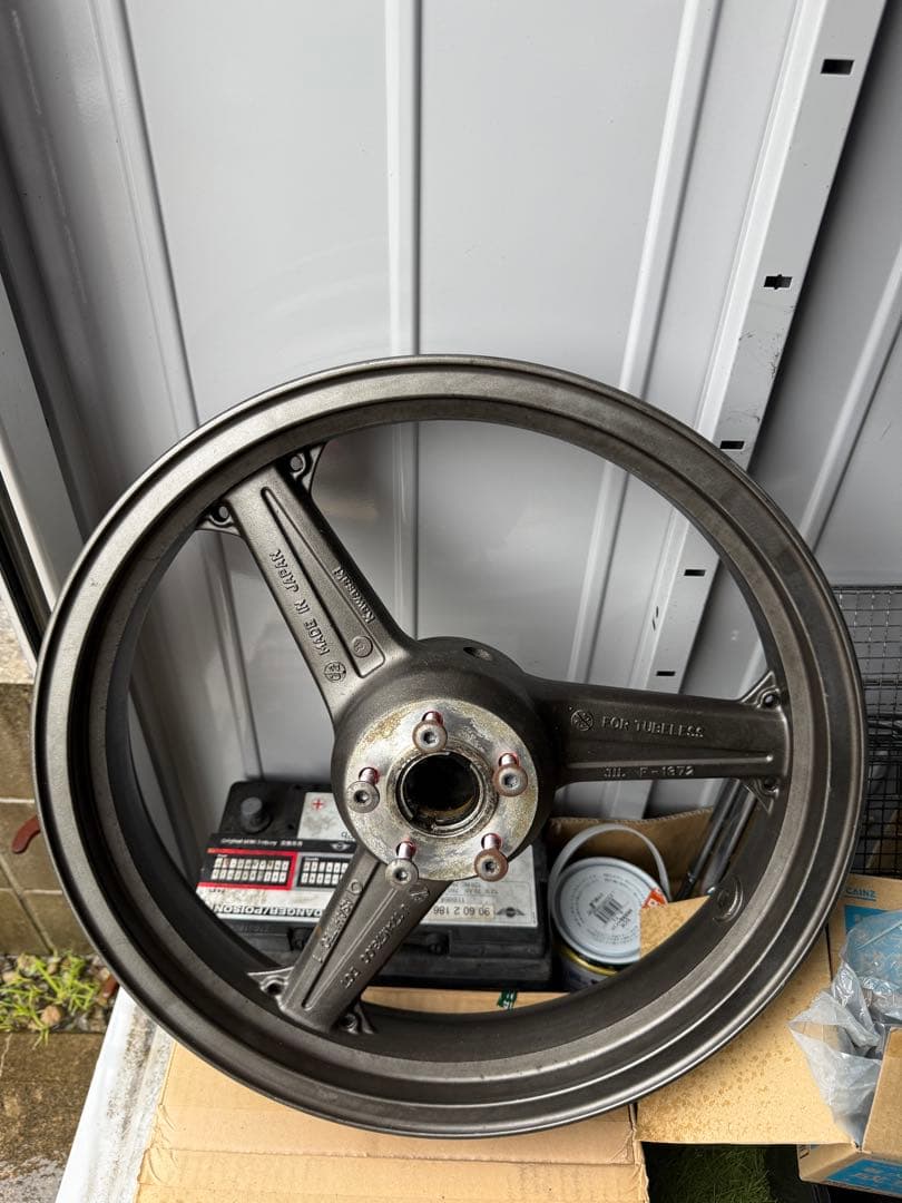 ゼファーχ 02年式　フロントホイール