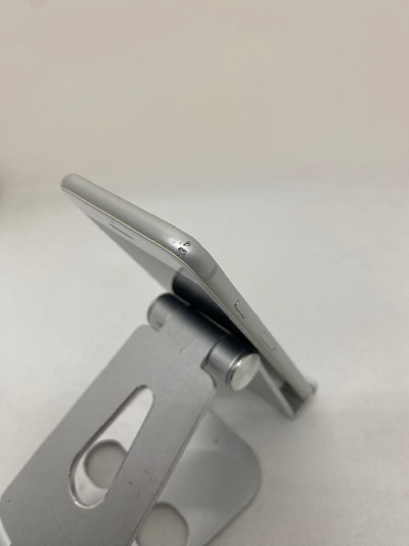 Iphone 8 64GB Sim フリー　91494