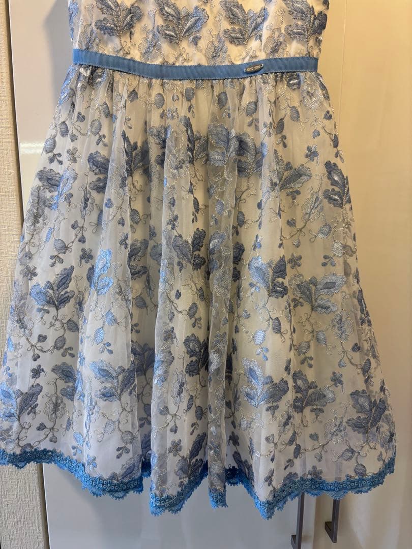 【試着のみ】mezzo piano メゾピアノ　ドレス　ワンピース　刺繍