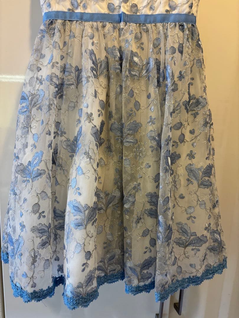 【試着のみ】mezzo piano メゾピアノ　ドレス　ワンピース　刺繍