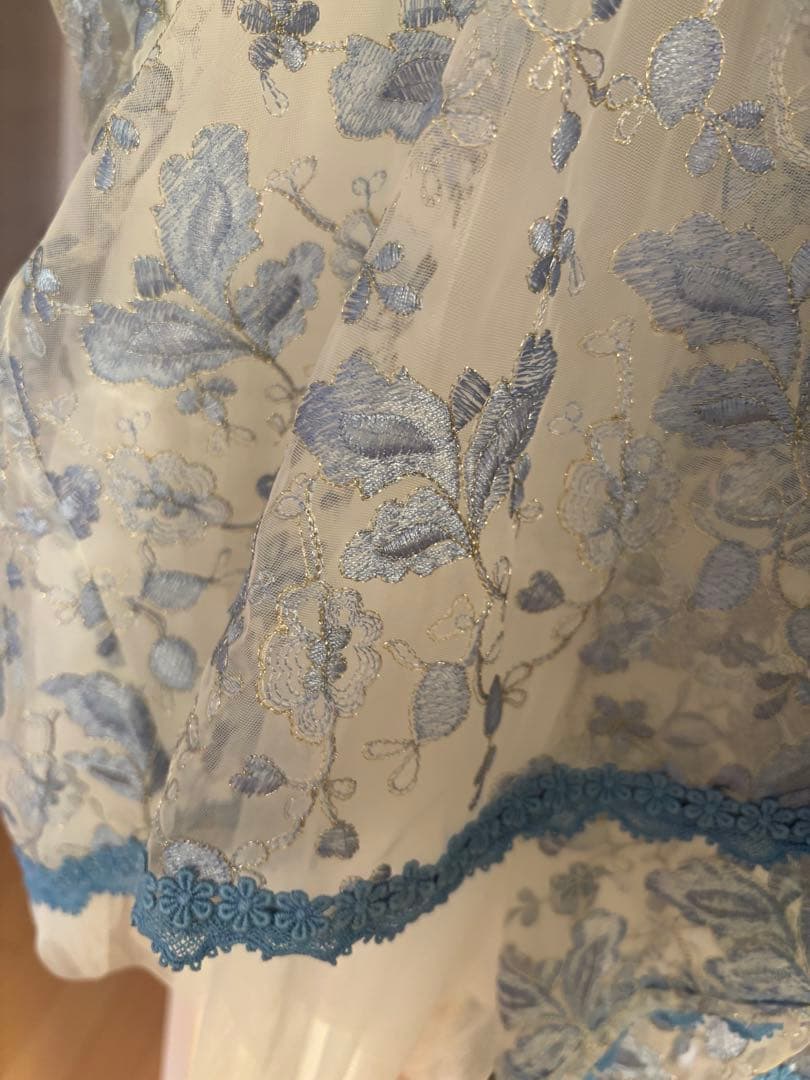 【試着のみ】mezzo piano メゾピアノ　ドレス　ワンピース　刺繍