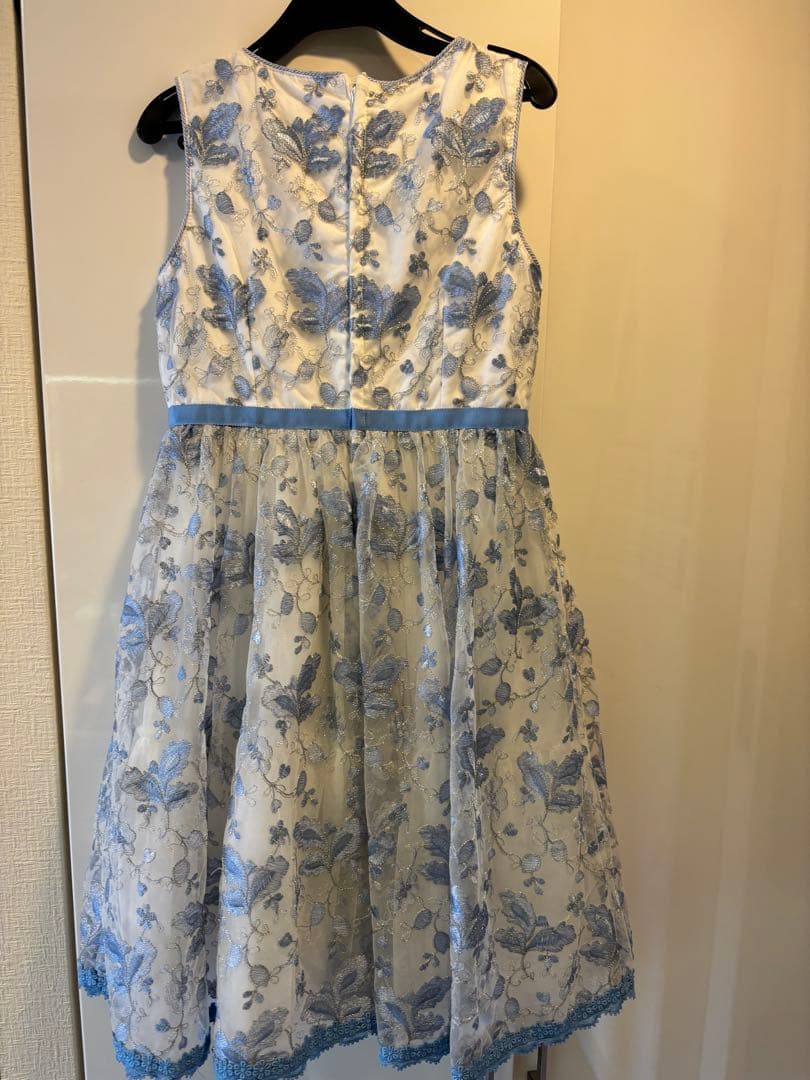 【試着のみ】mezzo piano メゾピアノ　ドレス　ワンピース　刺繍