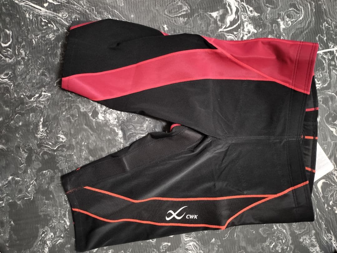 ワコール　cwx ブラック/レッド ストライプ レギンス