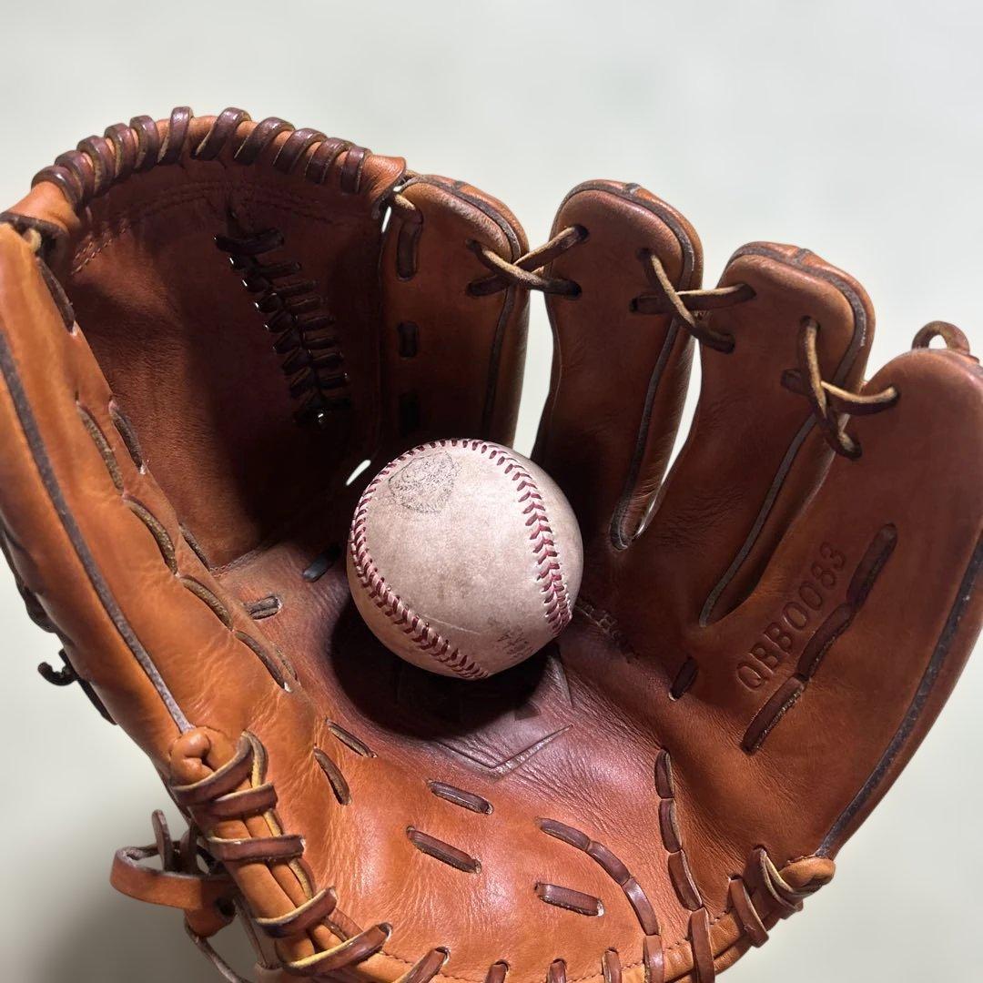 アンダーアーマー　硬式ピッチャー用グラブ　型番QBB0083