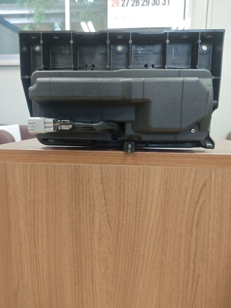 日野１７プロフィアテールランプ左（助手席側）