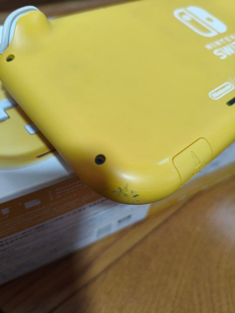 Nintendo Switch Lite イエロー 本体 箱　充電器付き