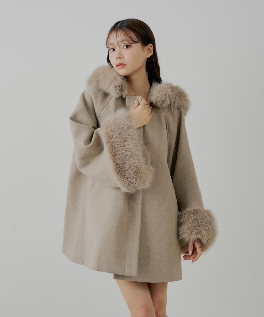 Chicoファー付きフード襟マルチwayケープコート ベージュ