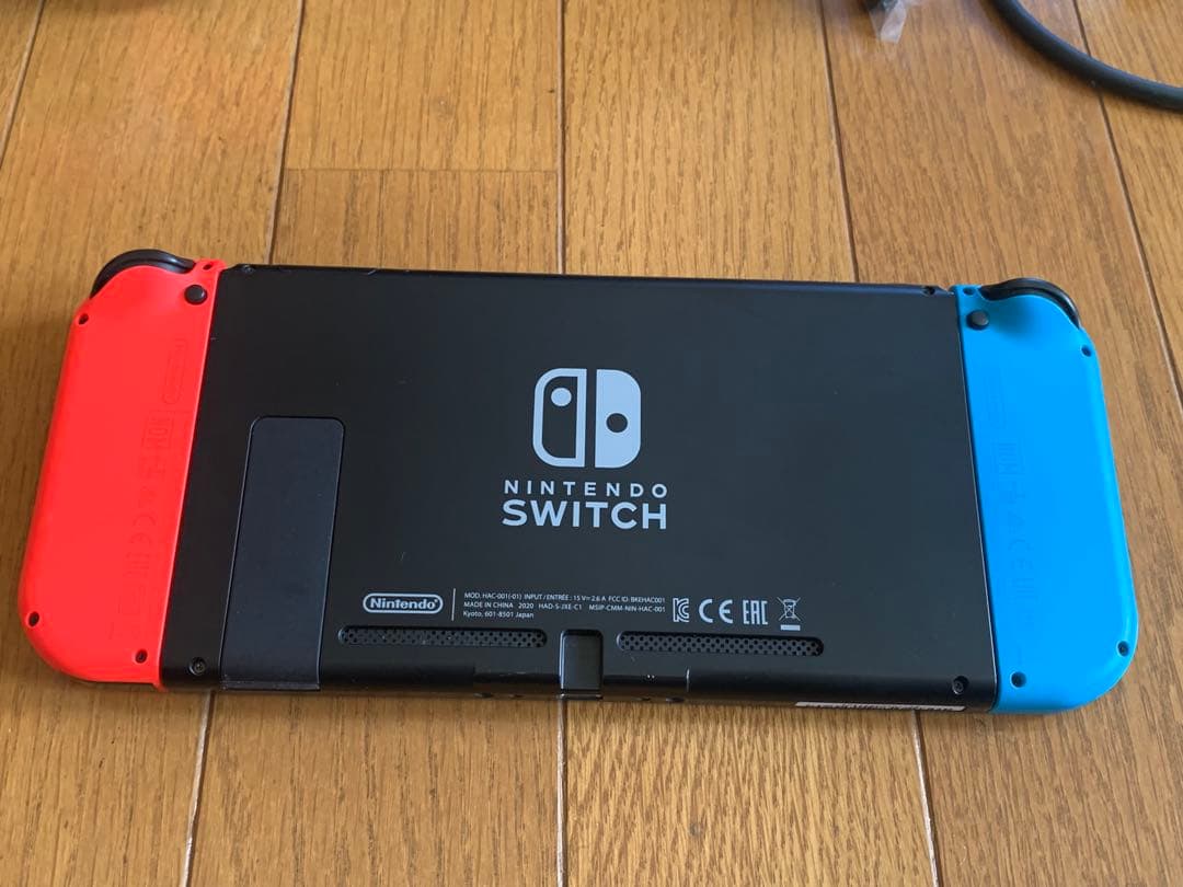 美品 Nintendo Switch 本体 赤/青 Joy-Con付き