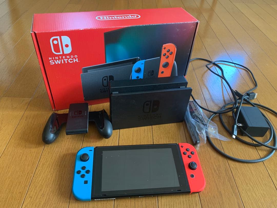 美品 Nintendo Switch 本体 赤/青 Joy-Con付き