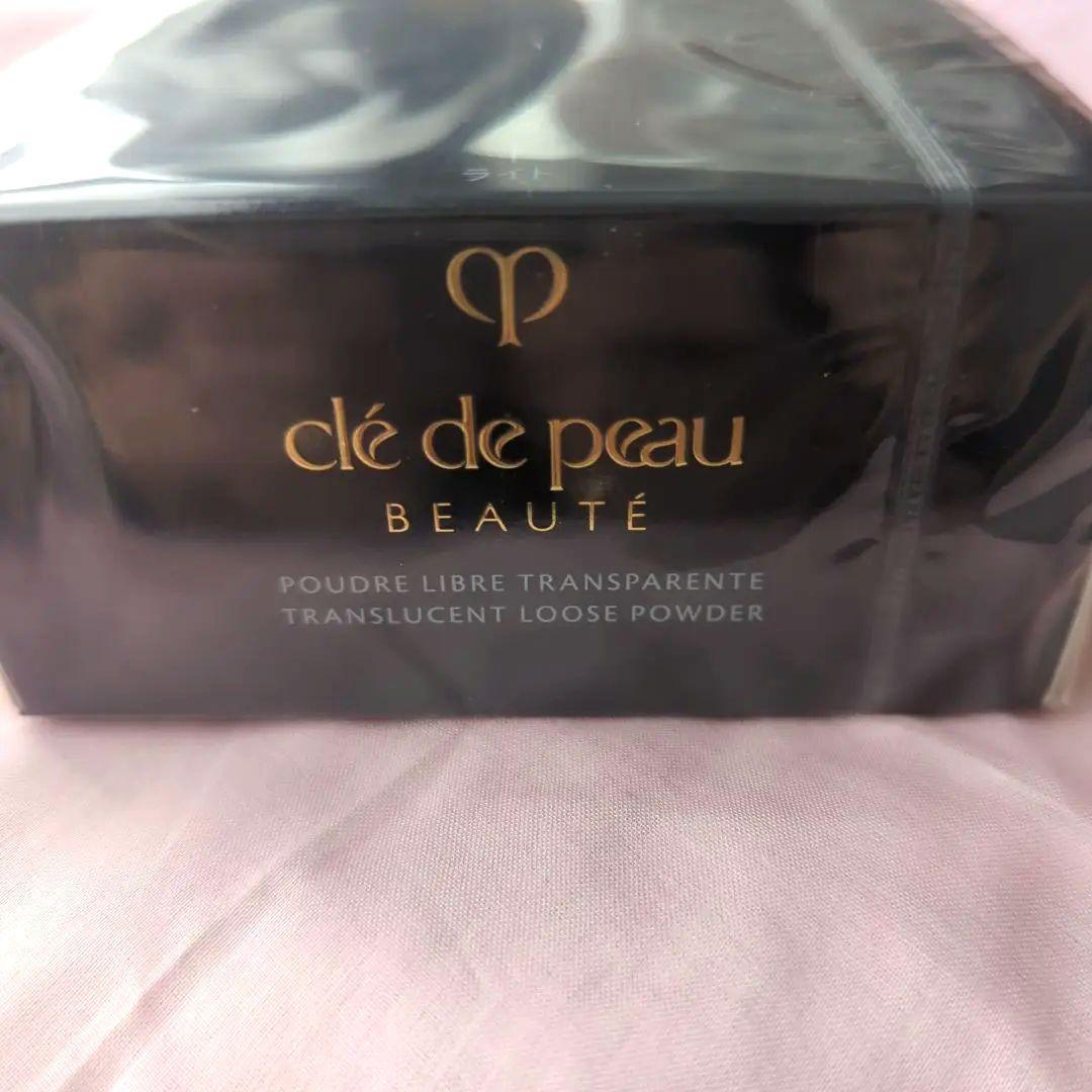 クレ・ド・ポーボーテ　プードルトランスパラントn M ライト1