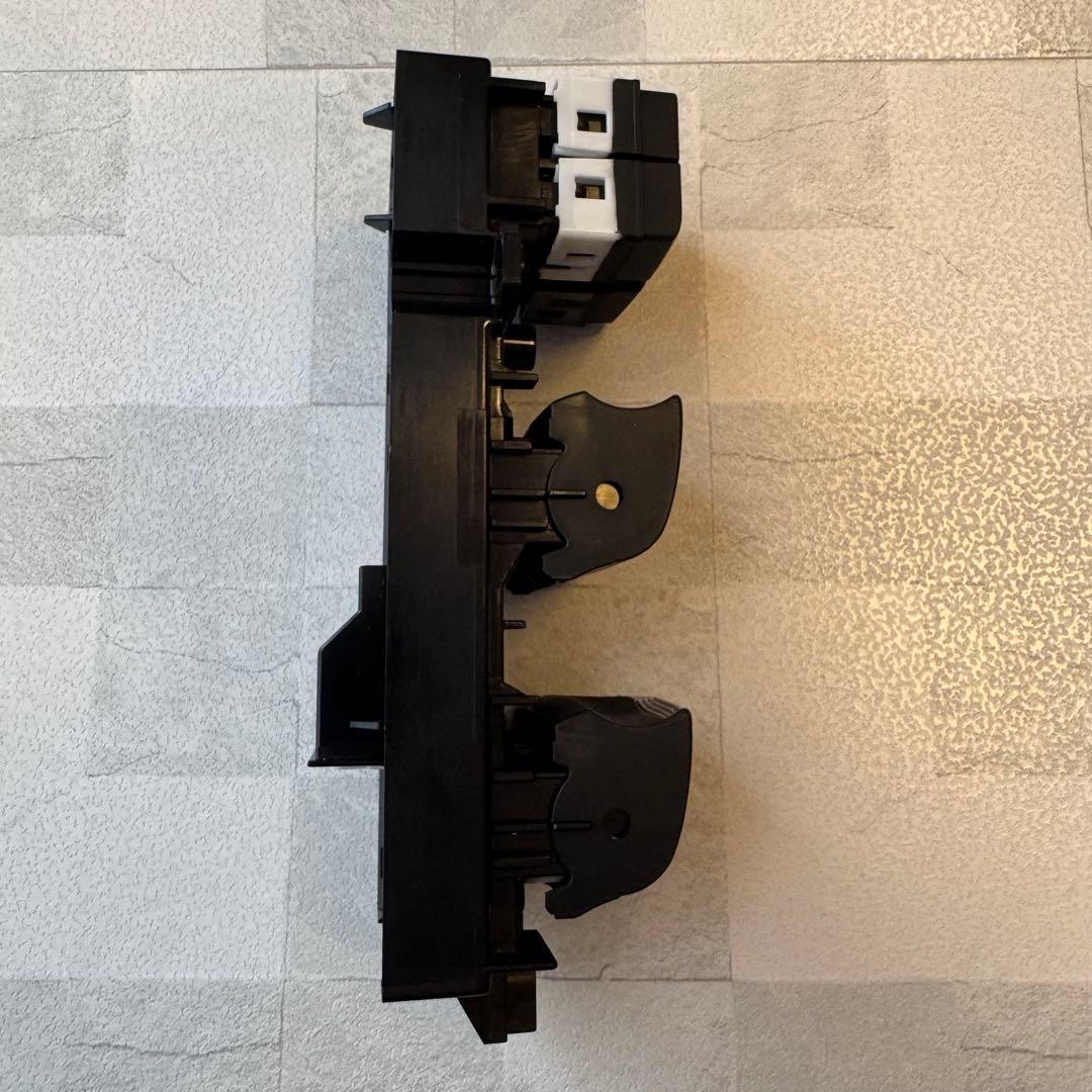 【美品】84040-12200　パワーウィンドウスイッチ　マスタースイッチ　純正