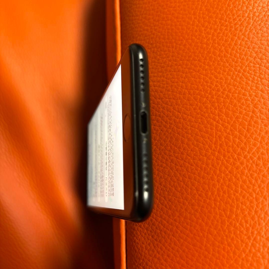 Apple iPhone SE（第3世代）ブラック