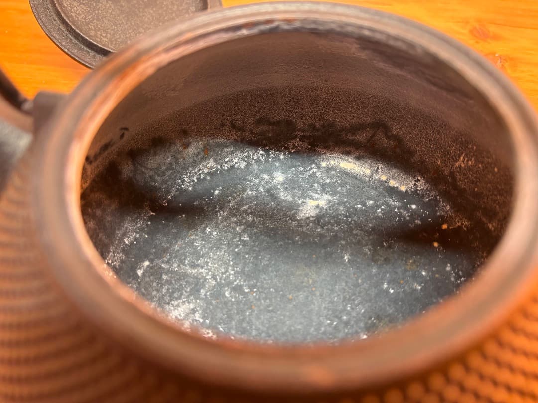 岩鋳 Iwachu 鉄瓶 7型アラレ 0.9L 南部鉄器