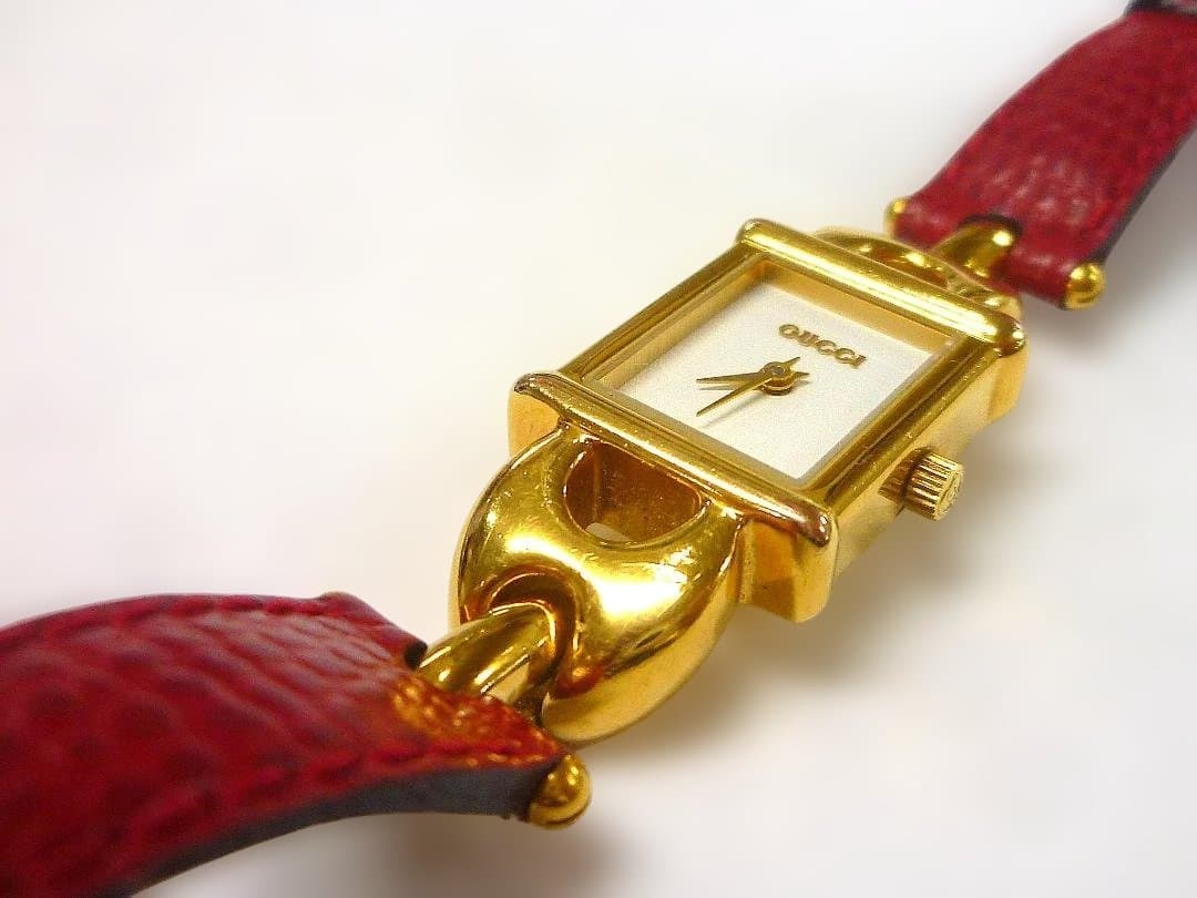 グッチ 腕時計 1800L クォーツ ゴールドベゼル　電池交換済み