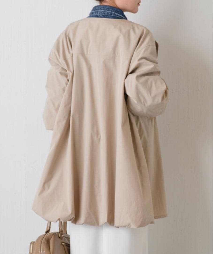 新品☆COLLAGE GALLARDAGALAN エアリーバックバルーンコート