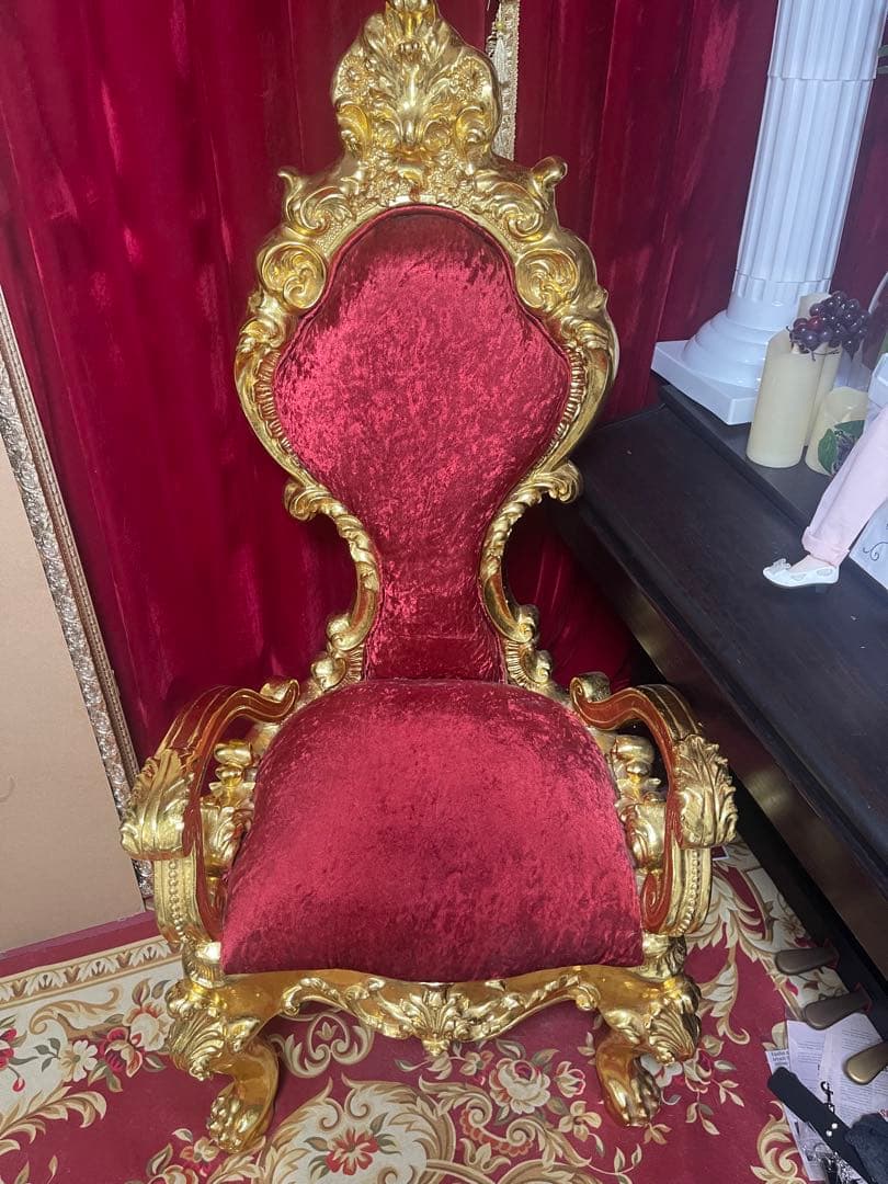 【ぷうちゃん14 ページ】撮影道具　王座　プリンス　王様椅子　豪華家具イス