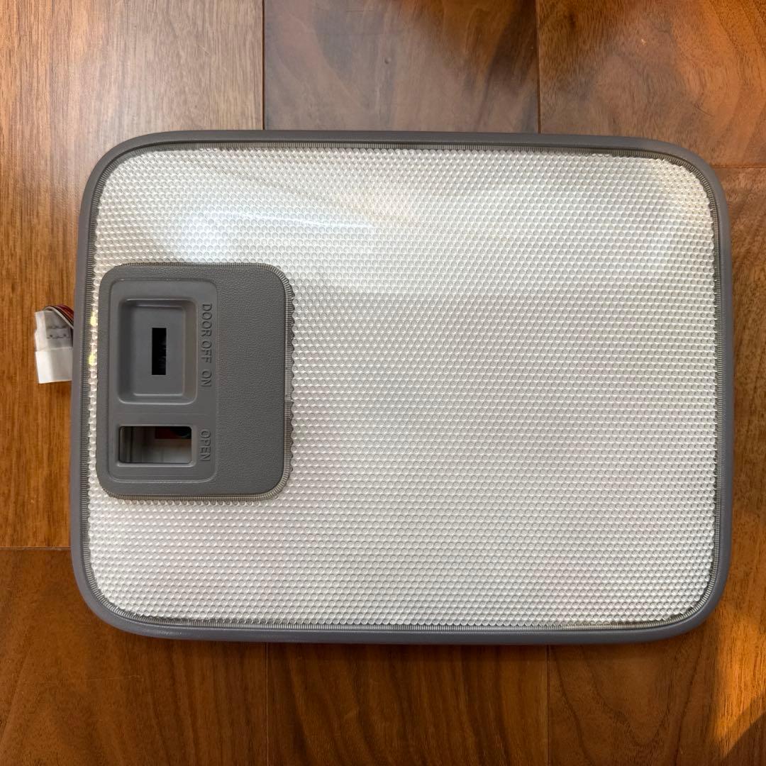 ハイエース100系 純正ルームランプ