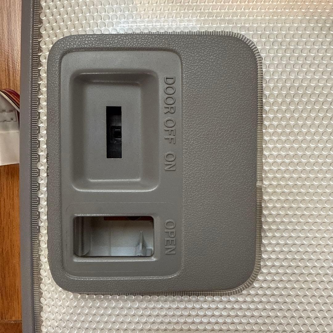 ハイエース100系 純正ルームランプ