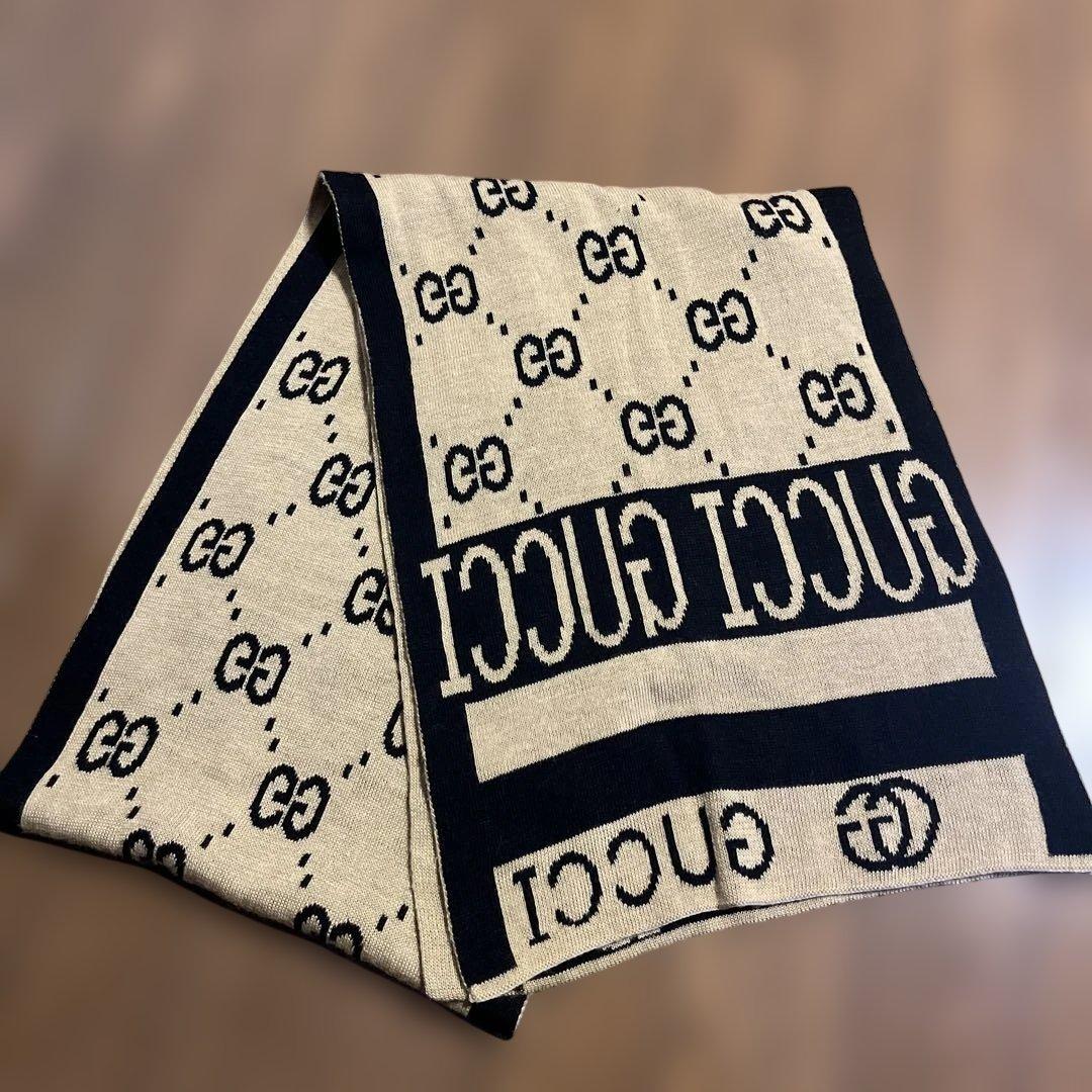 GUCCIロゴマフラー最終値下げ