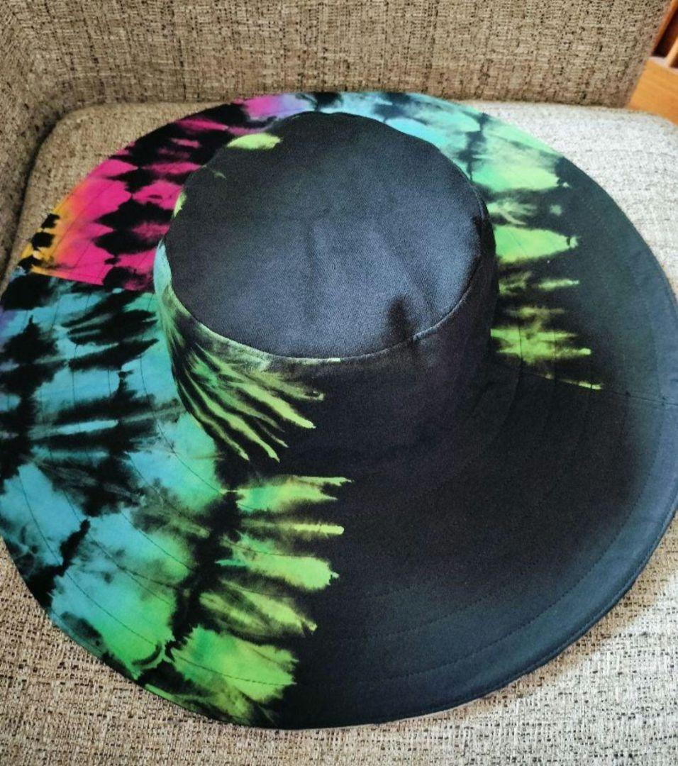 エスニック　タイダイ染めバケットハット 帽子 個性派つば広い　新品　タイ製