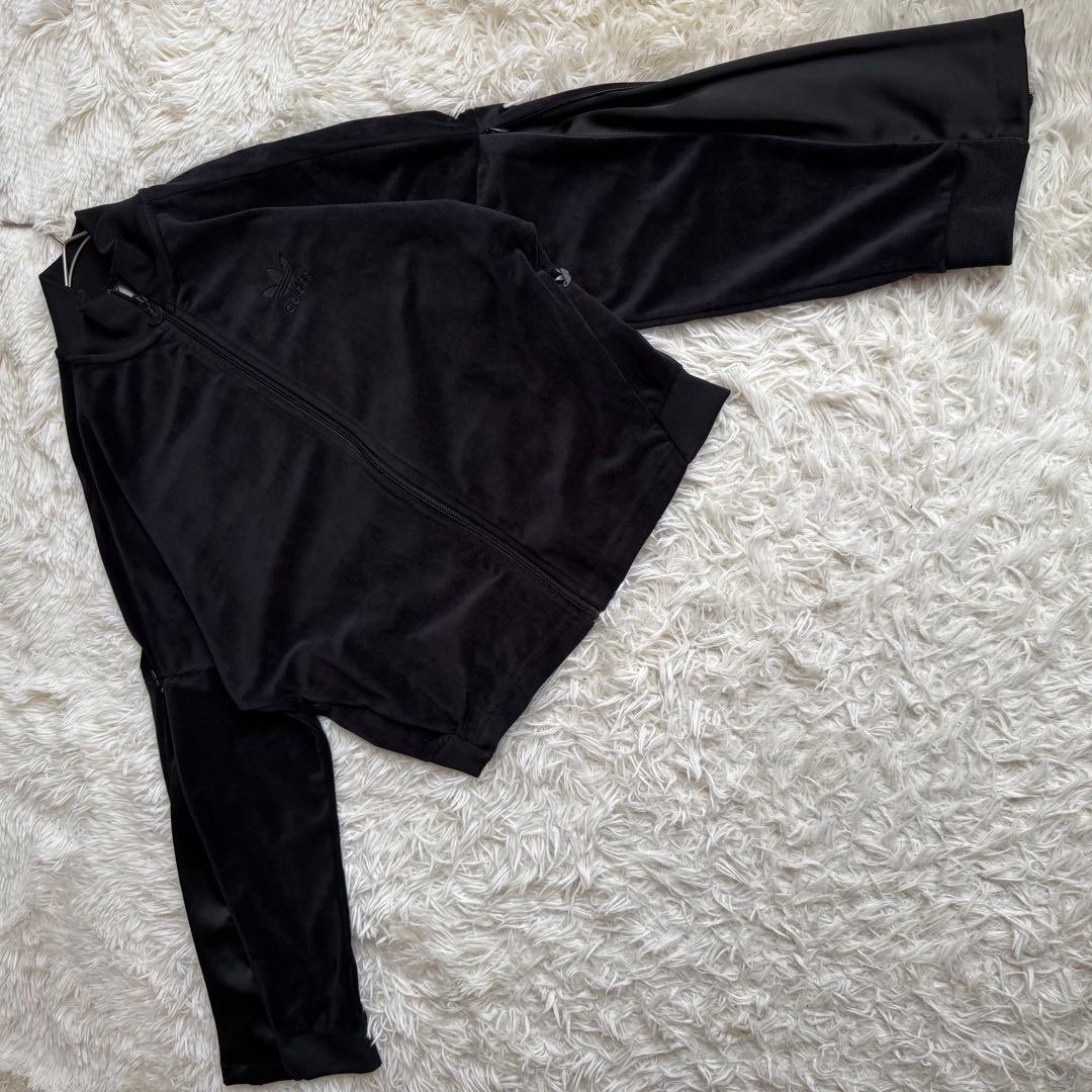 ✨adidas originals✨ベロアトラックジャケット 黒 デカロゴ刺繍