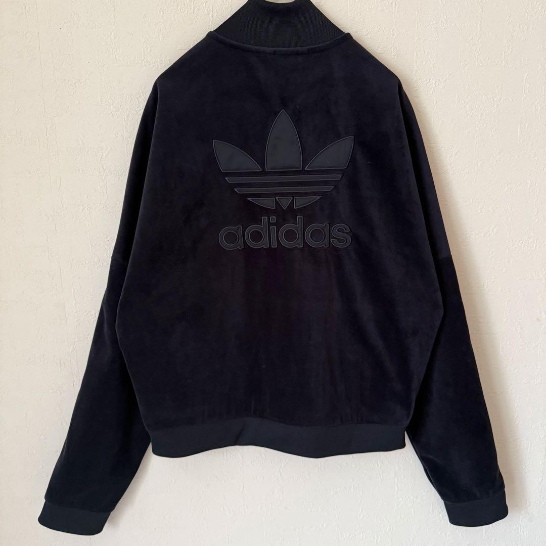 ✨adidas originals✨ベロアトラックジャケット 黒 デカロゴ刺繍