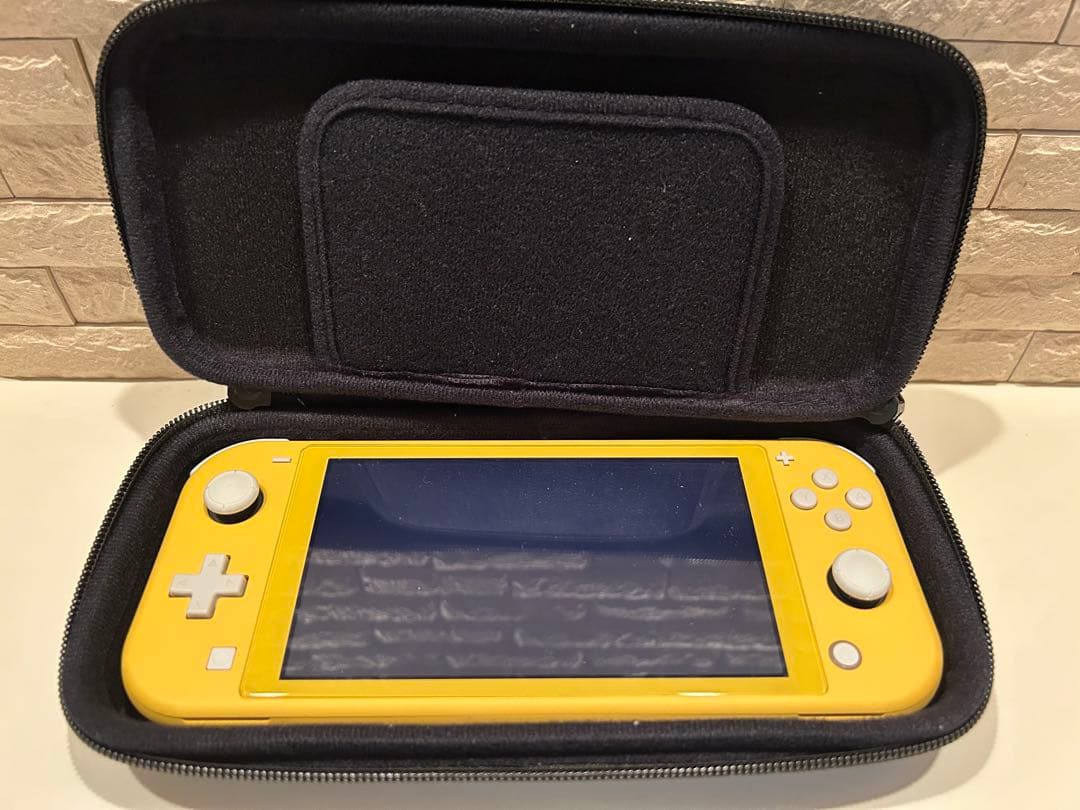 Nintendo Switch Lite イエロー 専用ケース付き