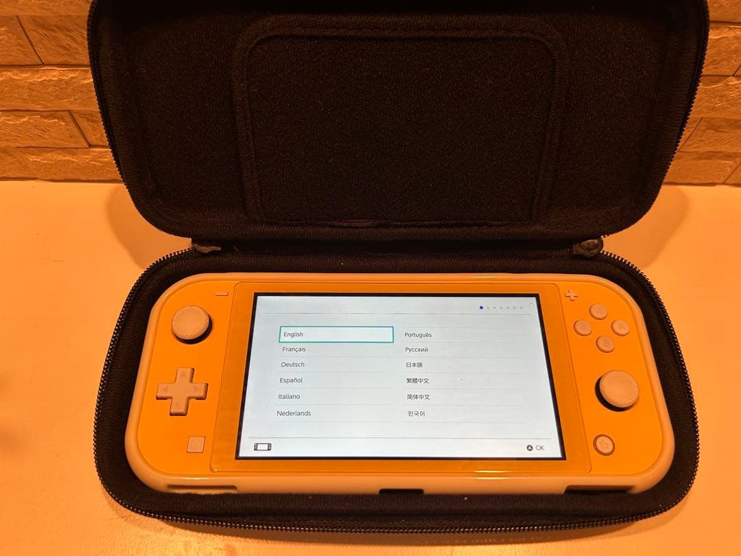 Nintendo Switch Lite イエロー 専用ケース付き