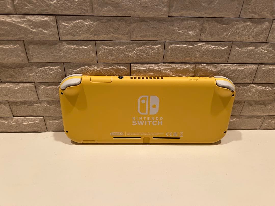 Nintendo Switch Lite イエロー 専用ケース付き