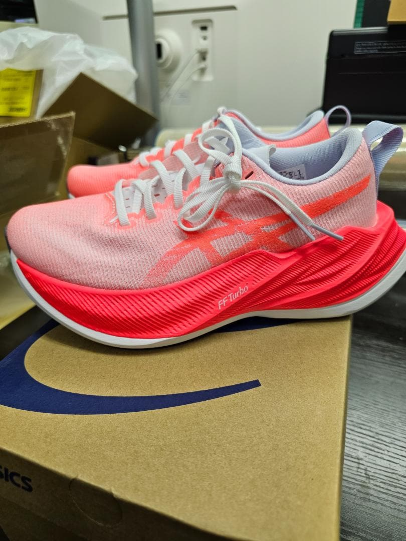 アシックススーパーブラスト 1013A143-100【新品未開封品】