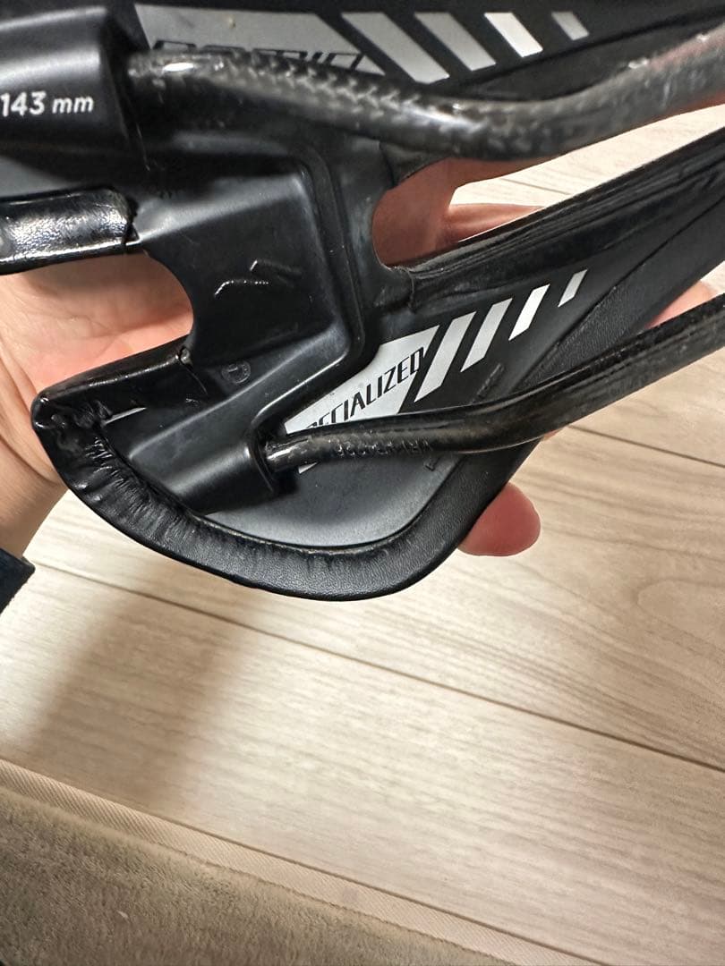 スペシャライズド ROMIN カーボンサドル 143mm