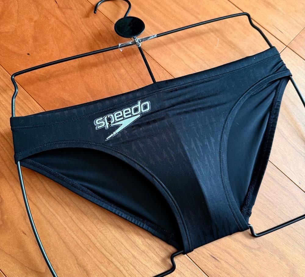 【美品】speedo　アクアブレードΣ　 ブラック　 M　光沢　ウロコ　競パン