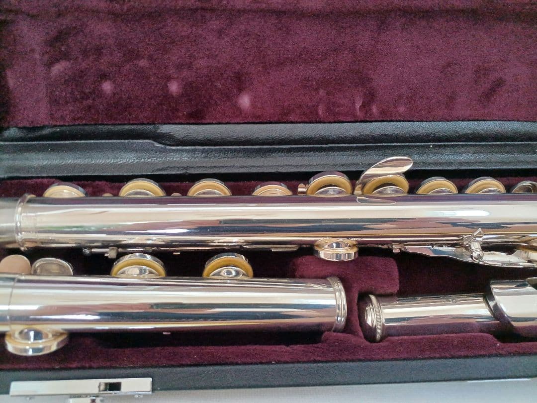 ♦超美品♦最新・現行モデル♦ヤマハフルート YFL212