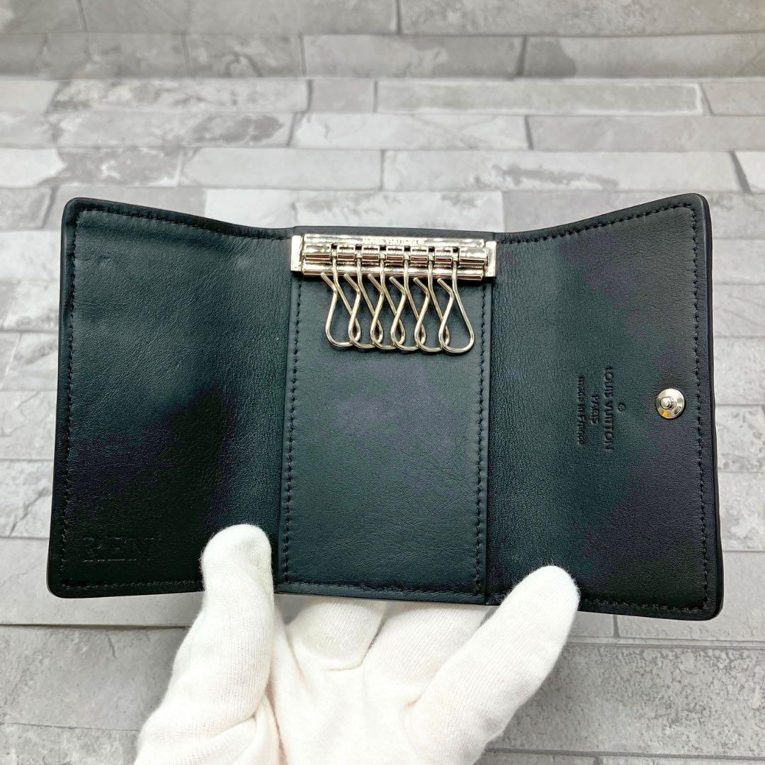 ルイヴィトン トリヨンモノグラム 黒 キーケース ミュルティクレ 6 メンズ