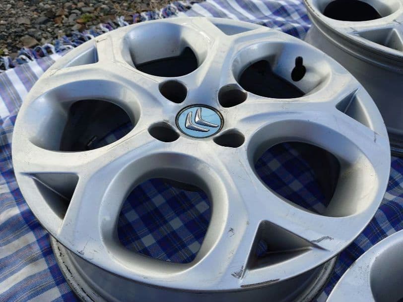 ①シトロエンC3 純正16インチホイール 2本/4本同時購入必須 ※説明必読