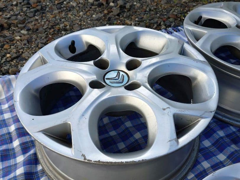 ①シトロエンC3 純正16インチホイール 2本/4本同時購入必須 ※説明必読