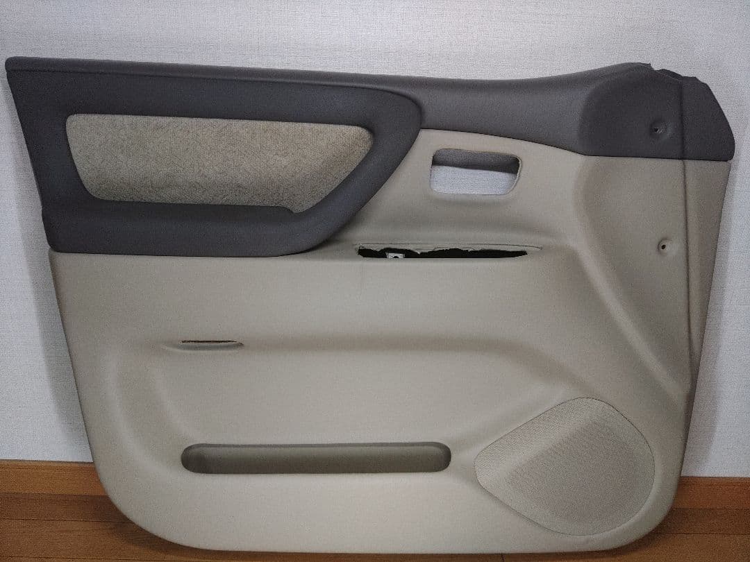 ランドクルーザー100中期型ドアトリムパネル4枚セット　ランクル100