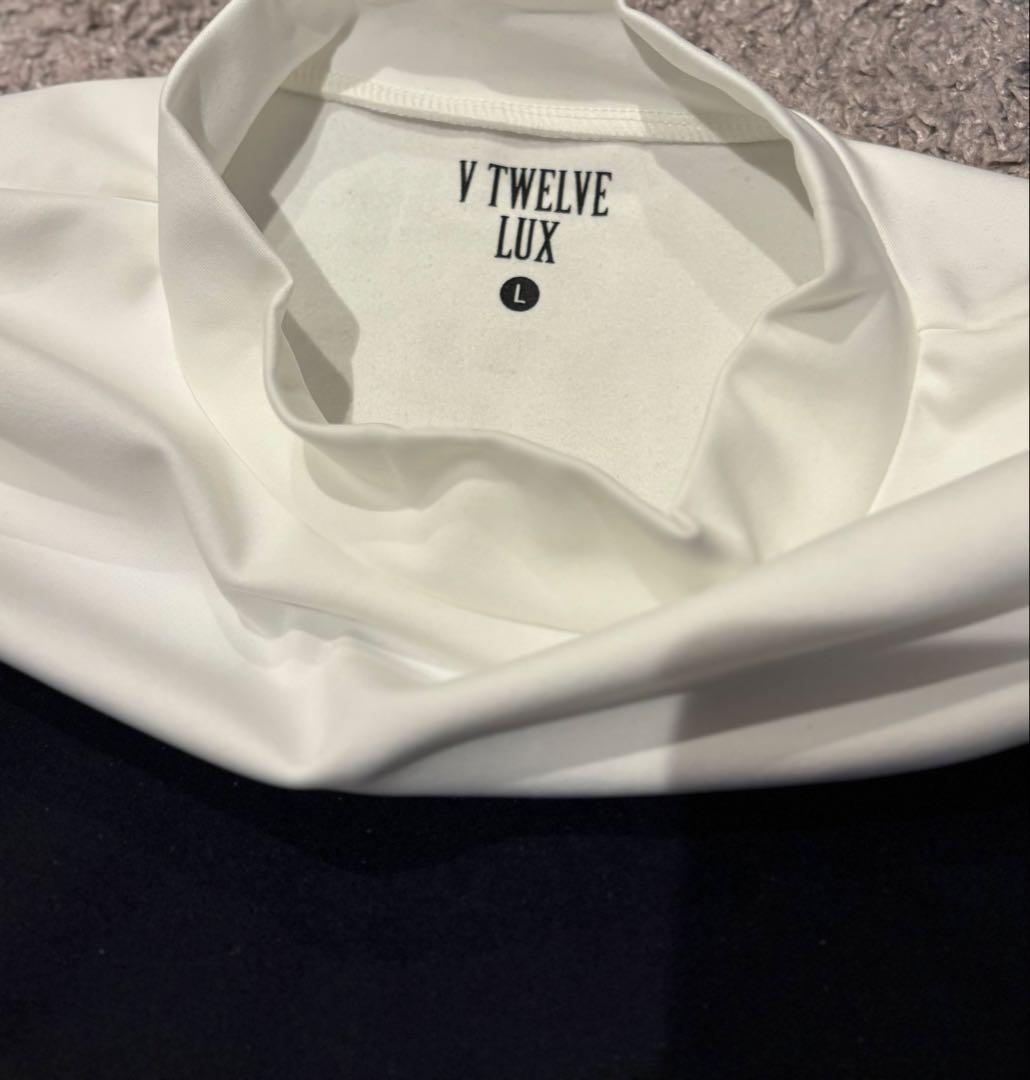 新品タグ付き V12モックネック長袖シャツ サイズ　L