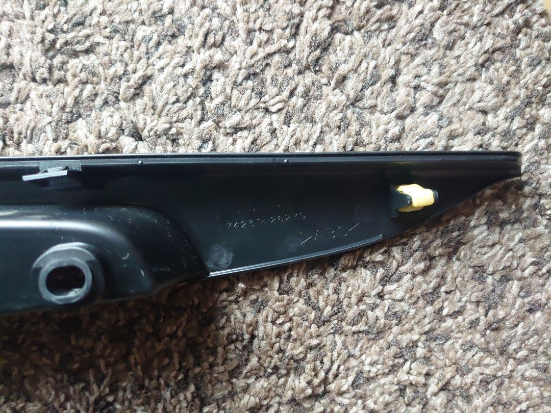 トヨタ ハイエース ダークプライム フロントドアトリム 運転席 助手席 セット