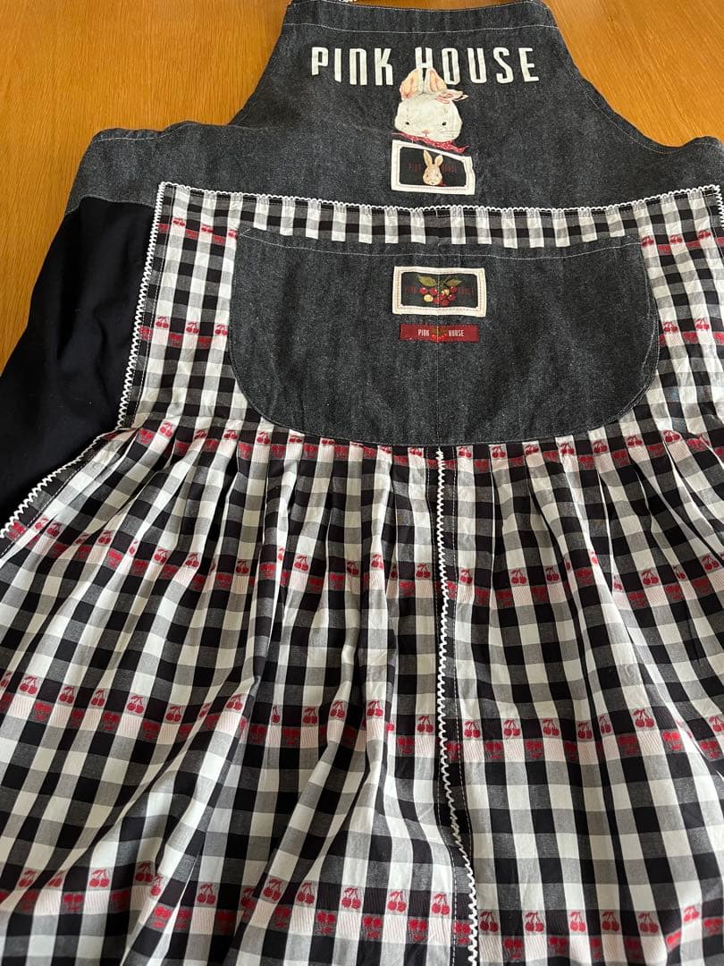 ピンクハウス　黒色　チェリーレーン　タブリエ　エプロン