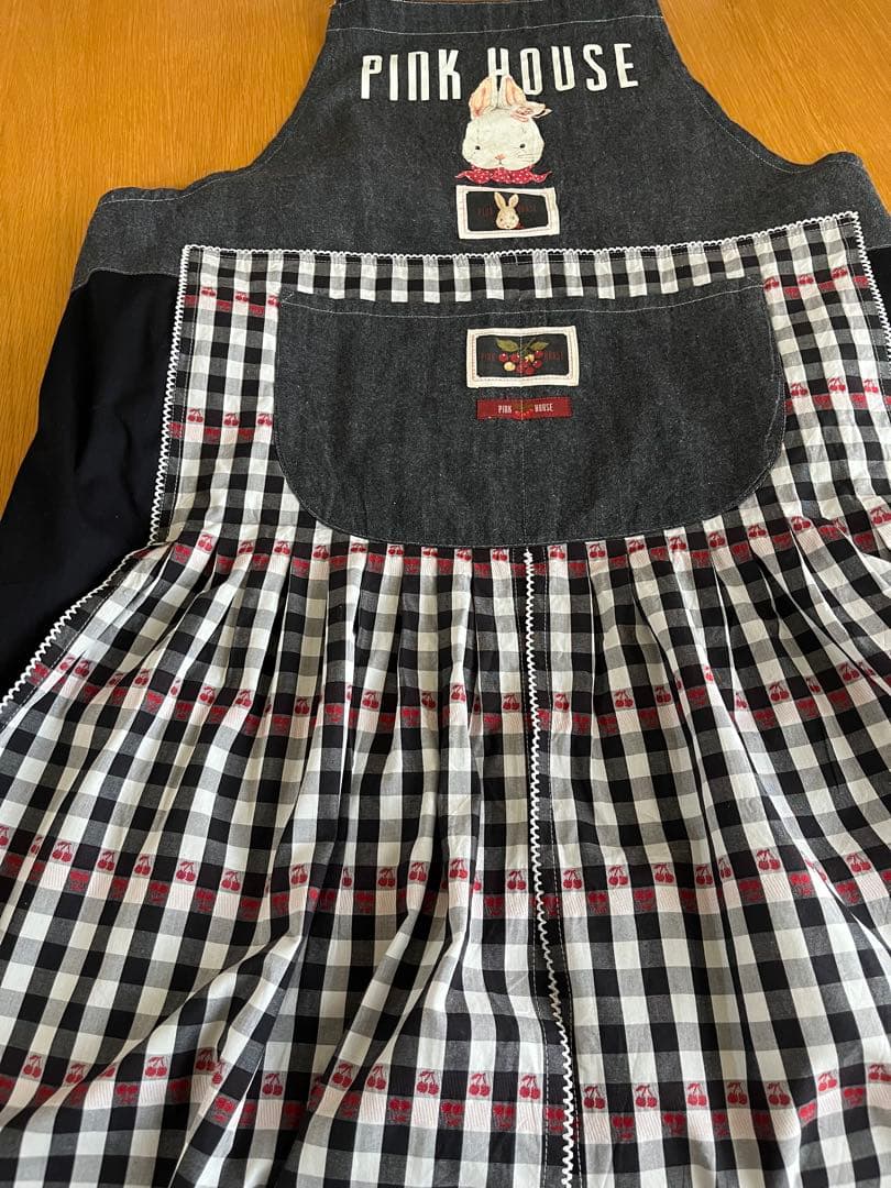 ピンクハウス　黒色　チェリーレーン　タブリエ　エプロン