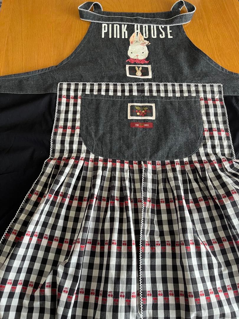 ピンクハウス　黒色　チェリーレーン　タブリエ　エプロン