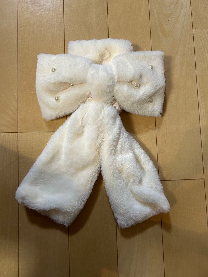 さららん！ メゾンドフルール ホワイトファーリボンマフラー