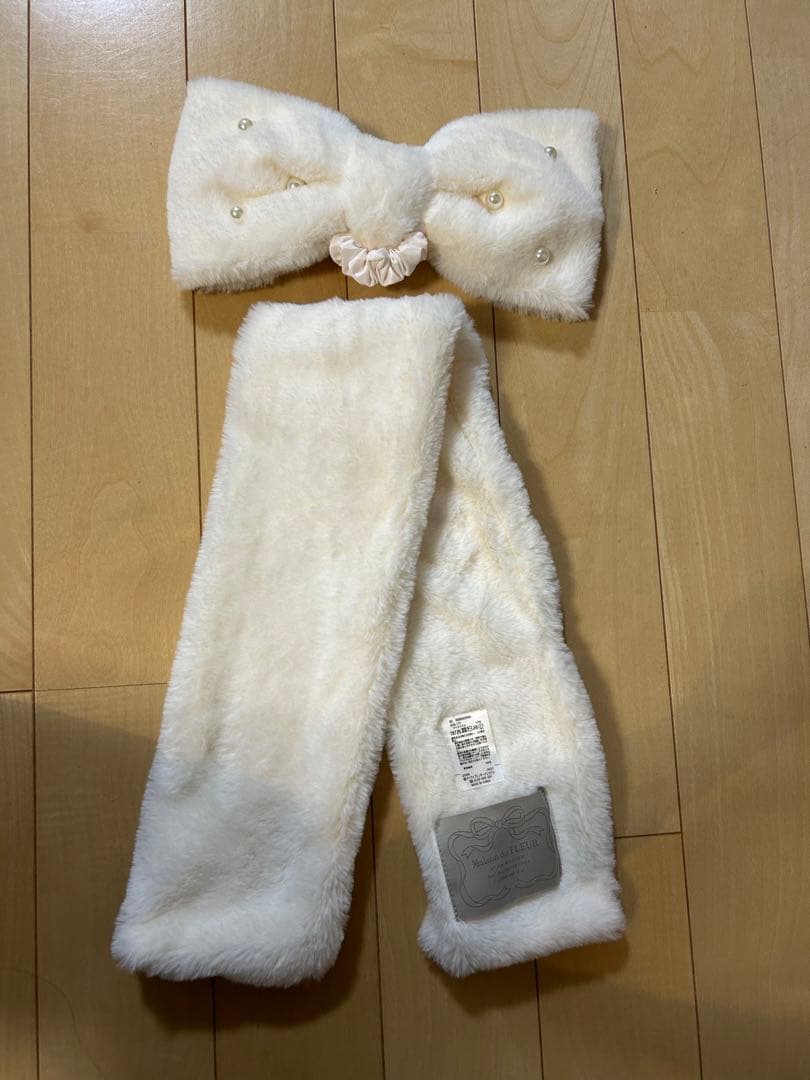 さららん！ メゾンドフルール ホワイトファーリボンマフラー