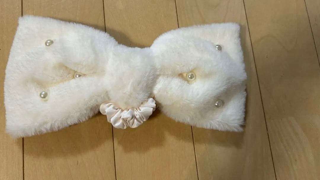 さららん！ メゾンドフルール ホワイトファーリボンマフラー