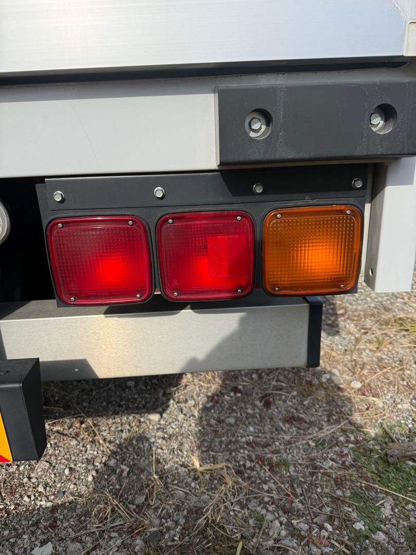 スーパーグレート　純正テールランプ　ノーマルターン