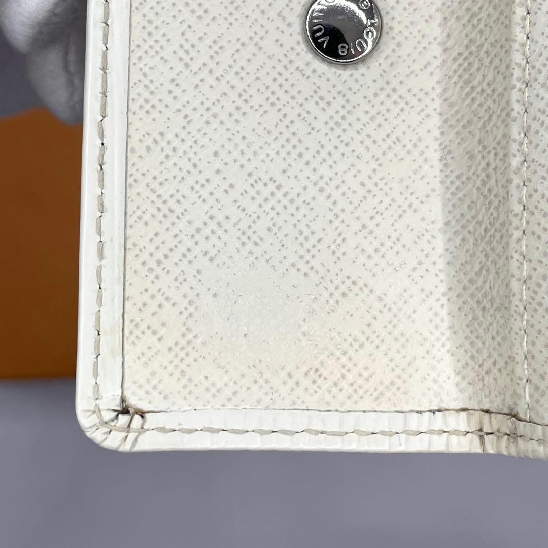 【値下げしました】ルイヴィトン エピ 4連キーケース ホワイト