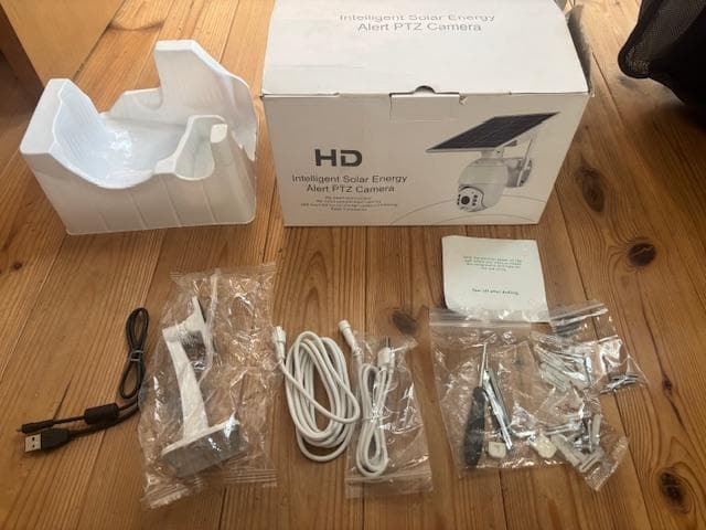 【オマケ付】 IPC-710G ソーラー防犯カメラ＋人感センサーライト