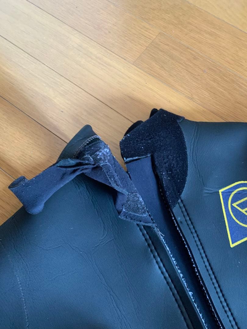 DOVE 5✖️3 セミドライ　ウェットスーツ　カスタムメイド170cm 60kg