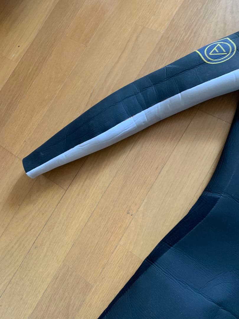 DOVE 5✖️3 セミドライ　ウェットスーツ　カスタムメイド170cm 60kg